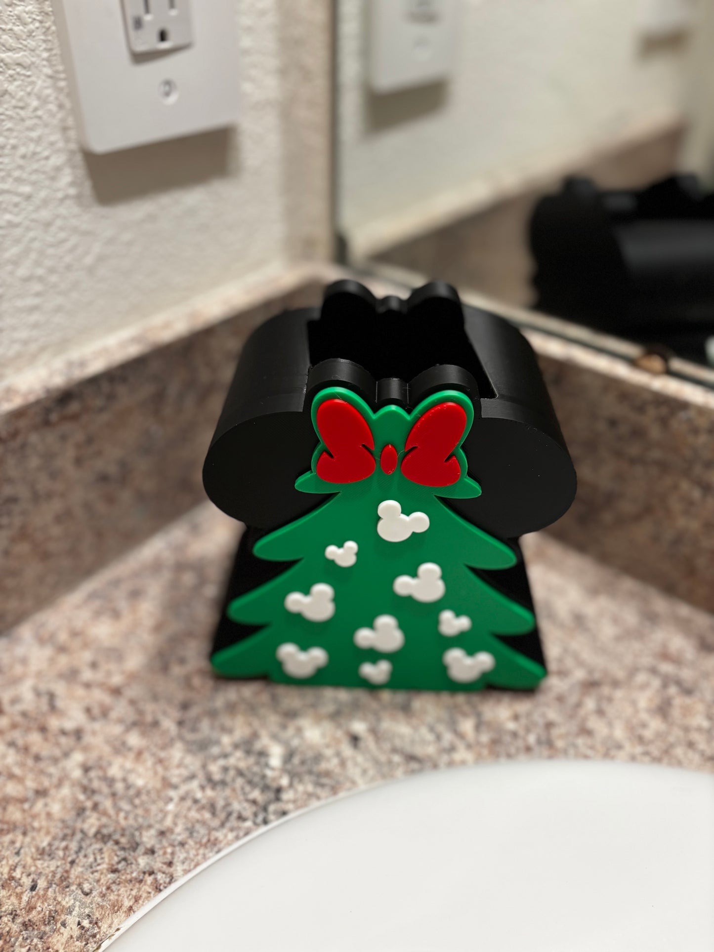 Minnie Mouse Christmas Tree B&BW Soap Holder