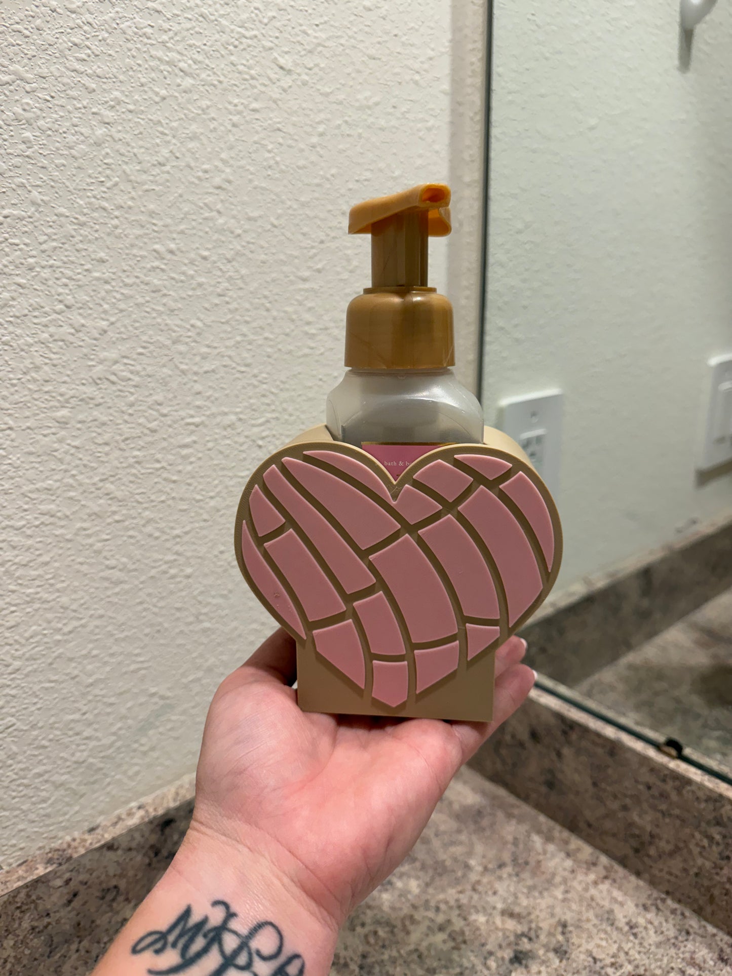 Heart Concha Soap Holder | Bath & Body Works Soap Holder | Valentine’s Day Soap Decor | Concha Heart Soap Stand | Kitchen & Bathroom Decor