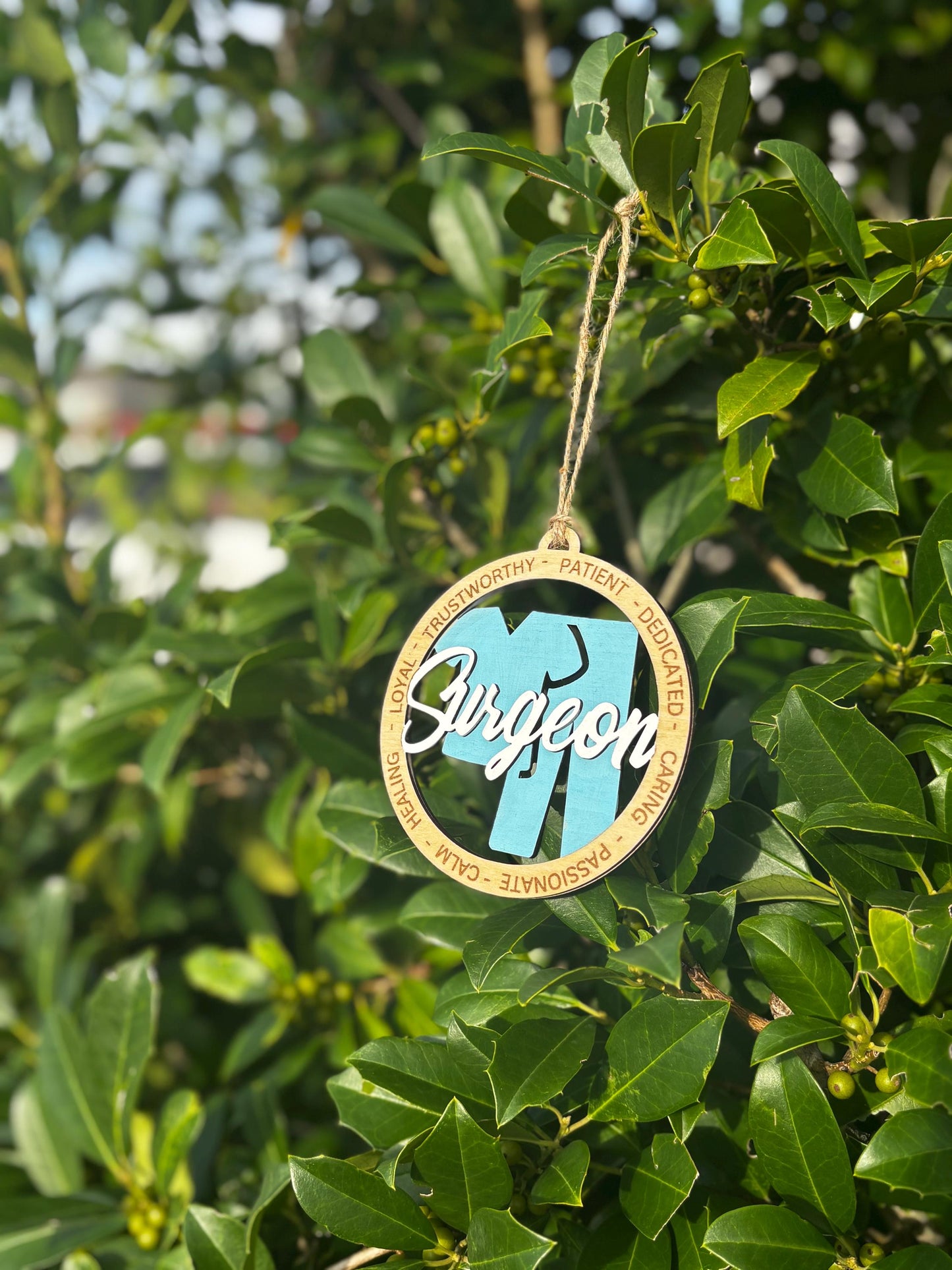 Surgeon Ornament – Laser Cut & Engraved Medical Gift | Wooden Ornament for Healthcare Workers, Doctors, Surgeons | Hospital Staff