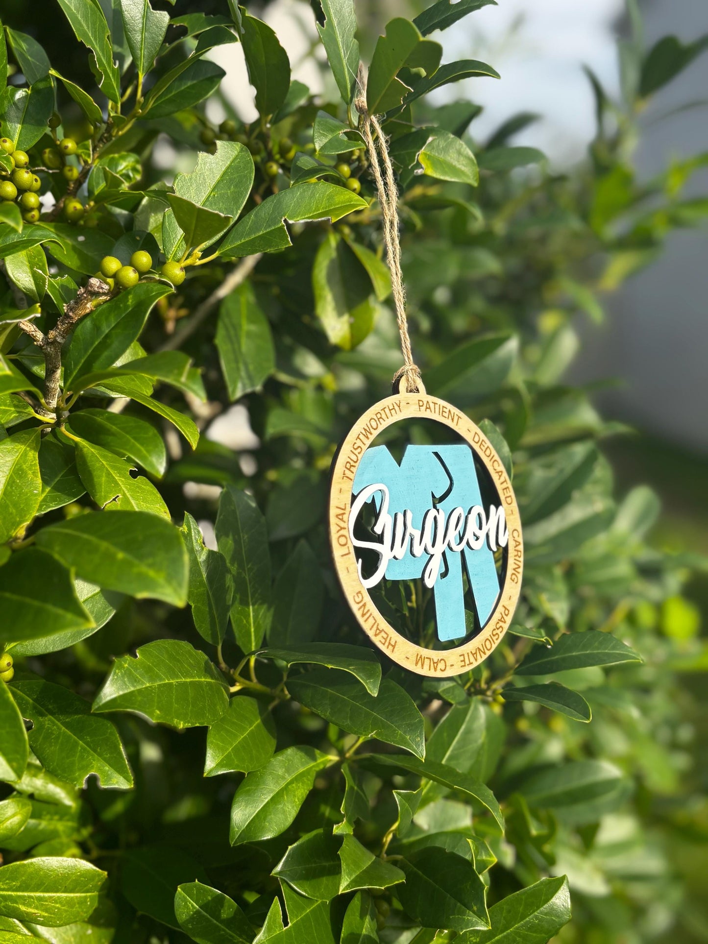 Surgeon Ornament – Laser Cut & Engraved Medical Gift | Wooden Ornament for Healthcare Workers, Doctors, Surgeons | Hospital Staff